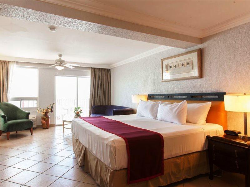 Ramada By Wyndham Princess Belize City Extérieur photo