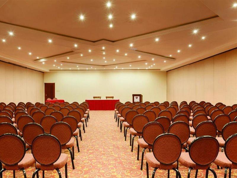 Ramada By Wyndham Princess Belize City Extérieur photo