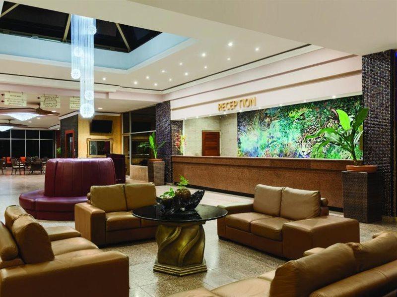 Ramada By Wyndham Princess Belize City Extérieur photo
