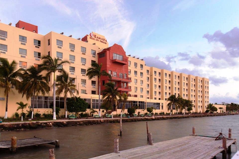 Ramada By Wyndham Princess Belize City Extérieur photo
