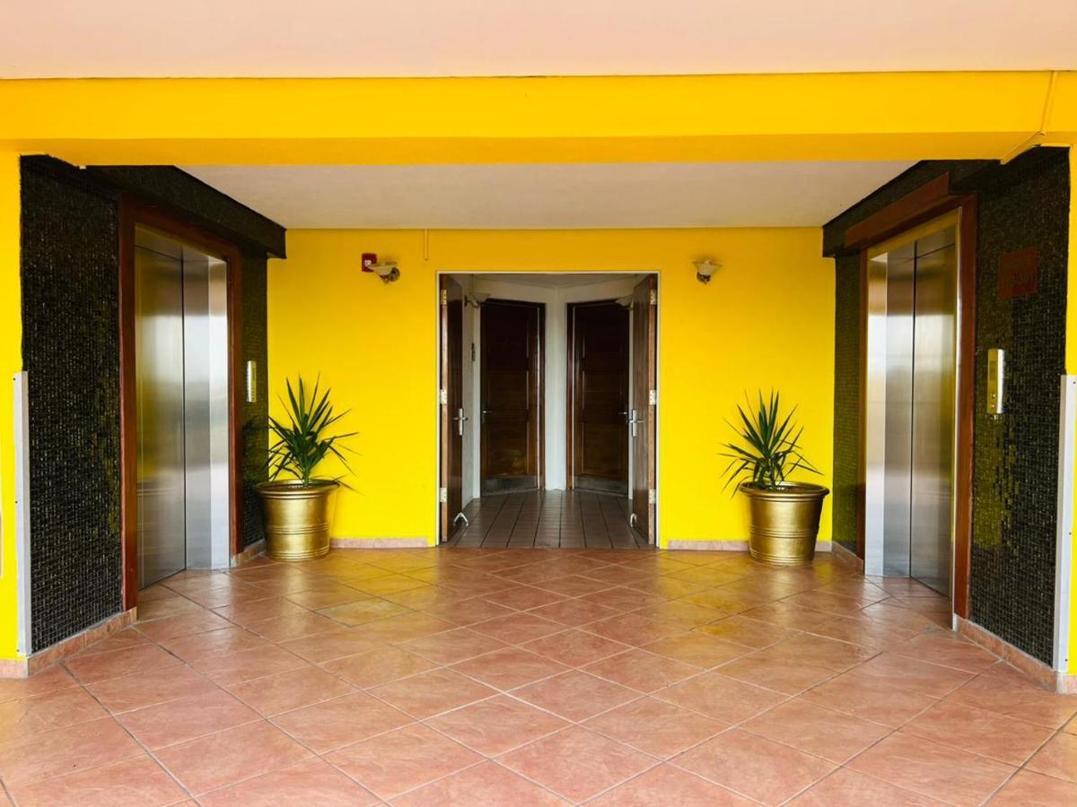 Ramada By Wyndham Princess Belize City Extérieur photo