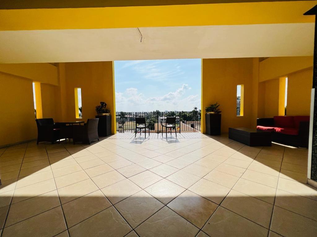 Ramada By Wyndham Princess Belize City Extérieur photo