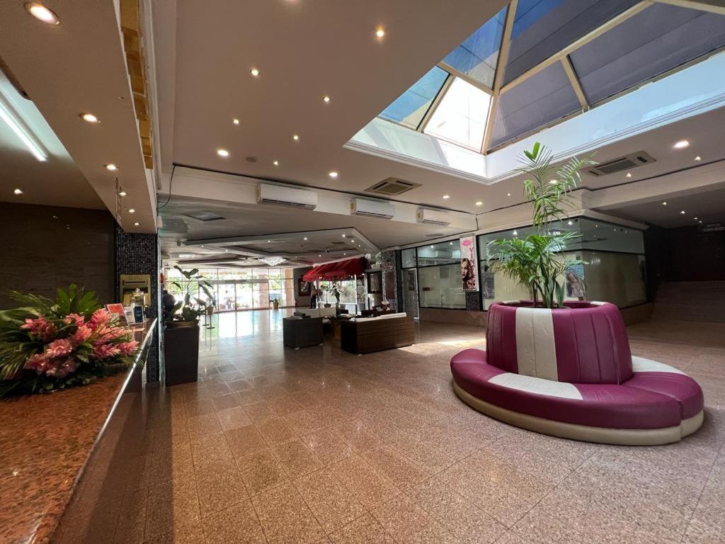 Ramada By Wyndham Princess Belize City Extérieur photo
