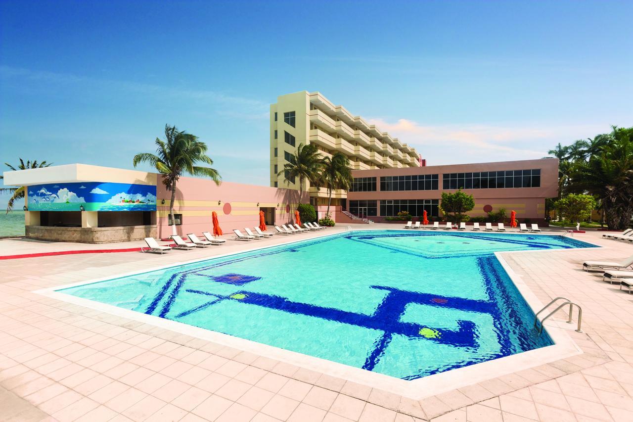 Ramada By Wyndham Princess Belize City Extérieur photo