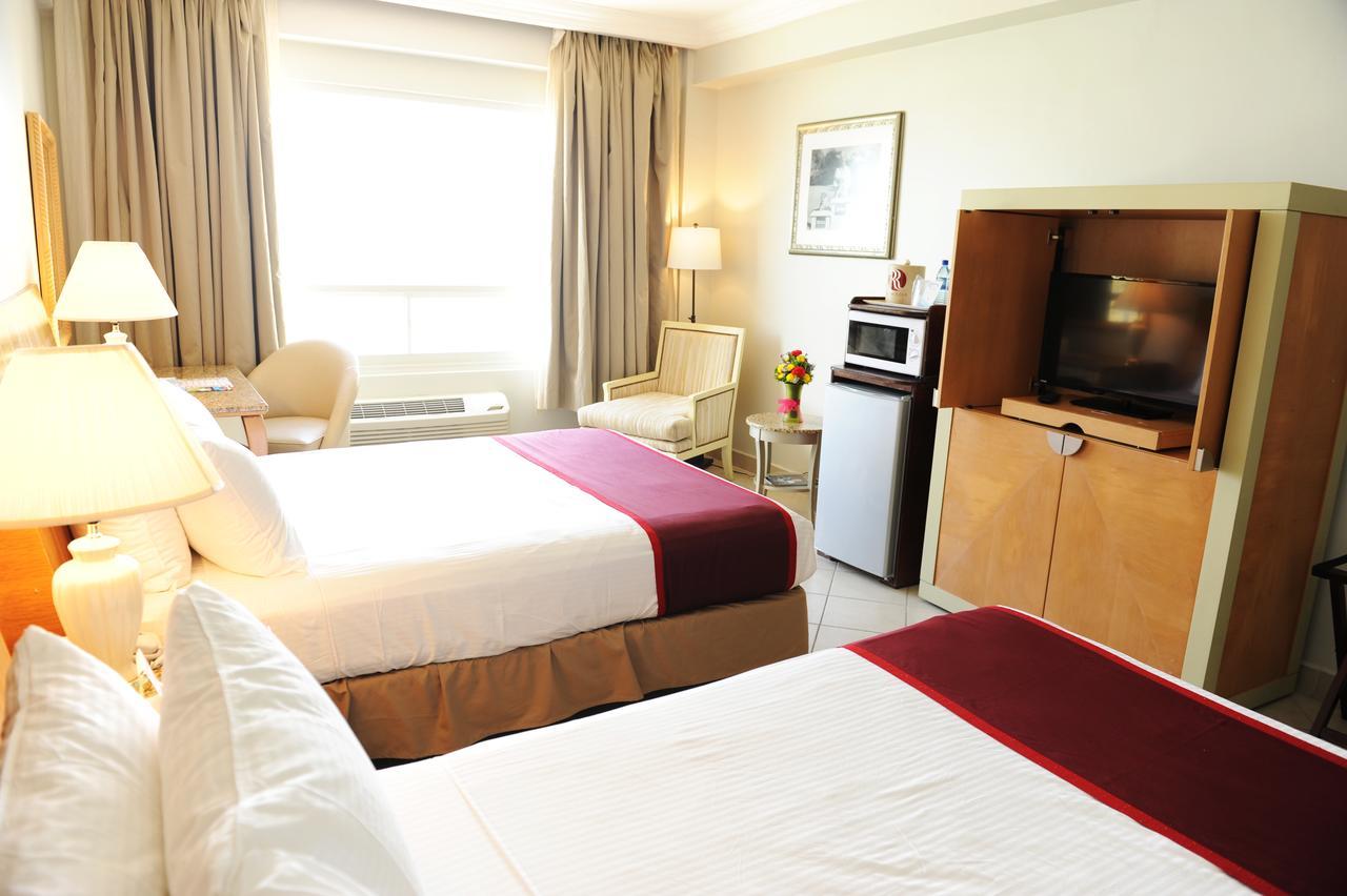 Ramada By Wyndham Princess Belize City Extérieur photo