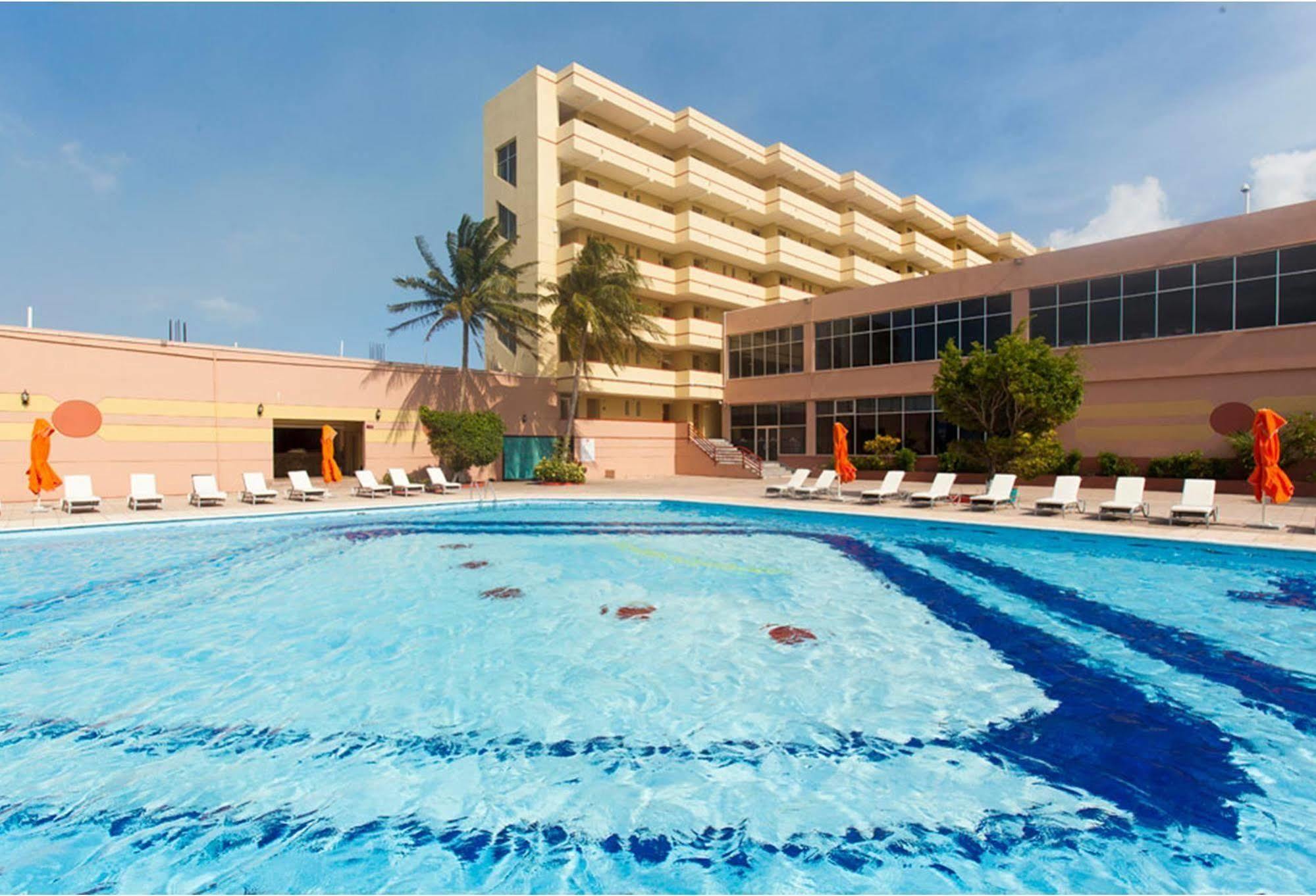 Ramada By Wyndham Princess Belize City Extérieur photo